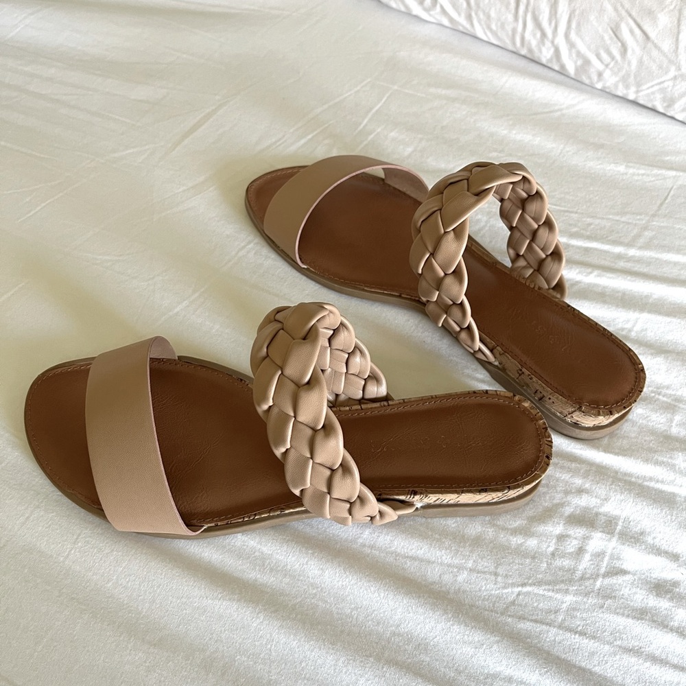 Women’s sandals, flats, faux leather, woven detail, color nude, size 7 1/2W